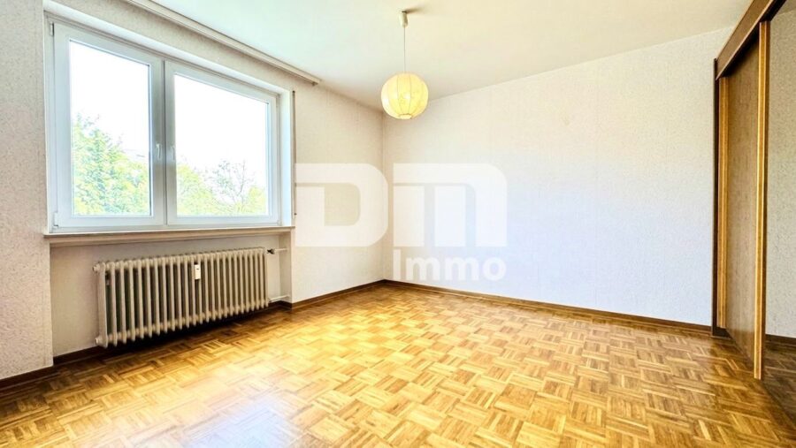 Großzügiges 1-2 Familienhaus mit vielseitigem Nutzungspotenzial und schönem Garten - EG Schlafzimmer